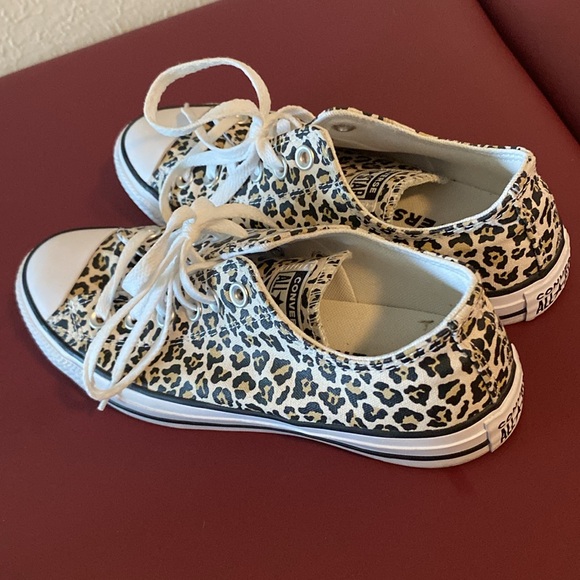 Converse - Picture 3 of 5